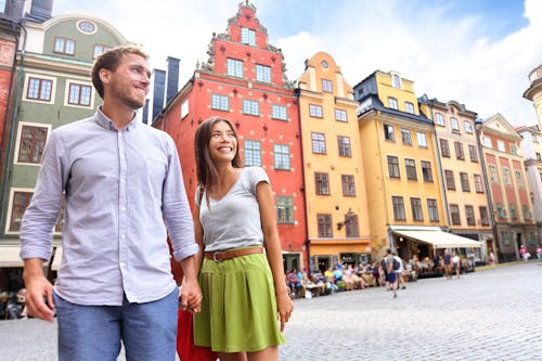 Pärchen in Stockholm Schweden &ndash; &copy; Maridav - Adobe Stock