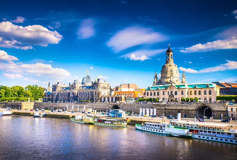 Dresden - Terrassenufer und Frauenkirche – © seqoya - Fotolia