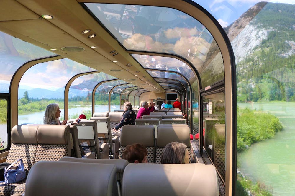 Im Panoramawagen des Canadian durch die Rocky Mountains &ndash; &copy; Eberhardt TRAVEL