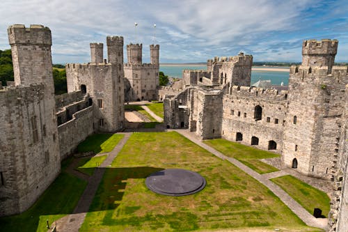 Caernarfon Castle in Snowdonia - Wales &ndash; &copy; peresanz - Fotolia
