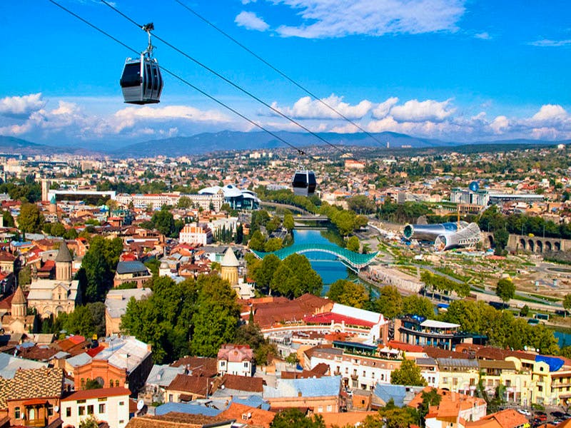 Tbilisi von oben - Seilbahnfahrt auf die Festung Narikala - ©Vizit Armenia