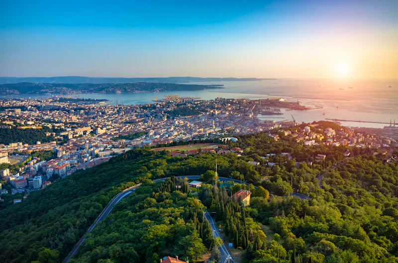 Sonnenuntergang in Triest - &copy;Stockr - AdobeStock