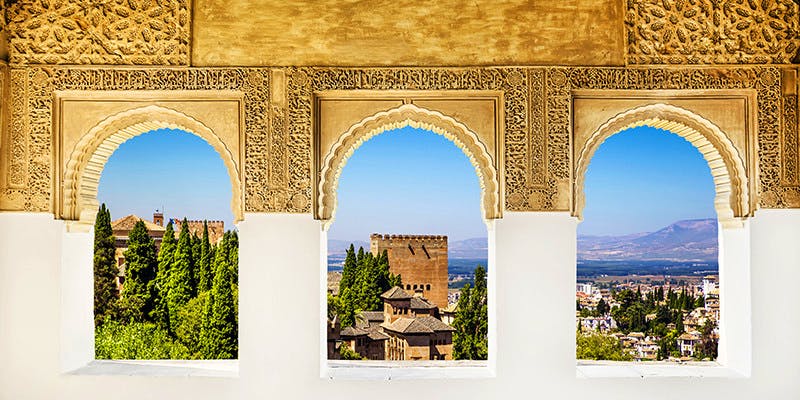 Blick aus den Fenstern der Alhambra auf Granada - ©mrks_v - AdobeStock