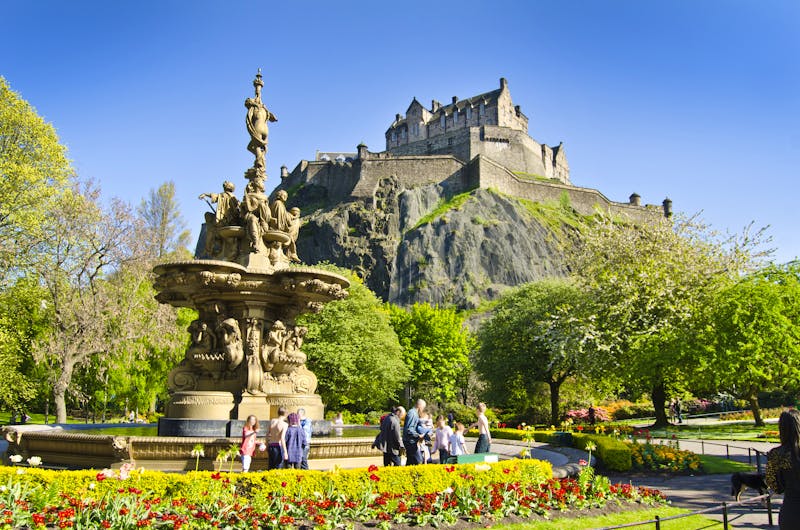 Edinburgh Castle - ©Brendan Howard - Adobe Stock