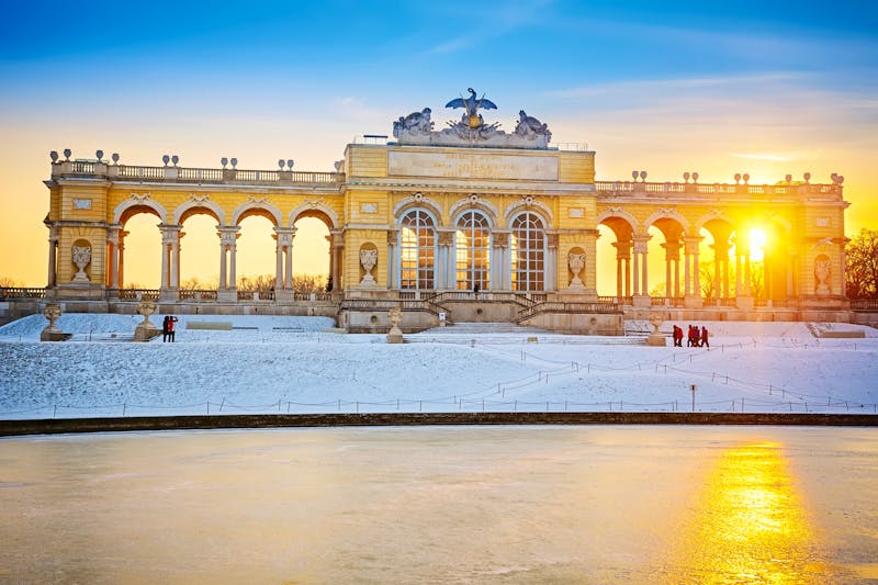 Gloriette bei Schloss Schönbrunn im Winter - Wien - ©Sergey Borisov - Adobe Stock