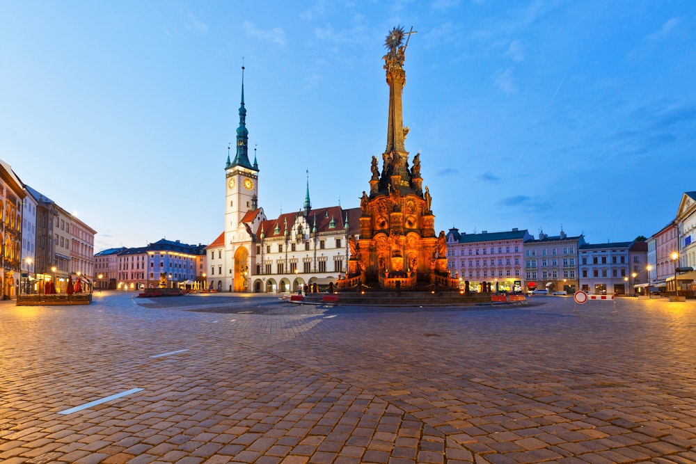 Marktplatz von Omolouc am Abend – © milangonda - Fotolia