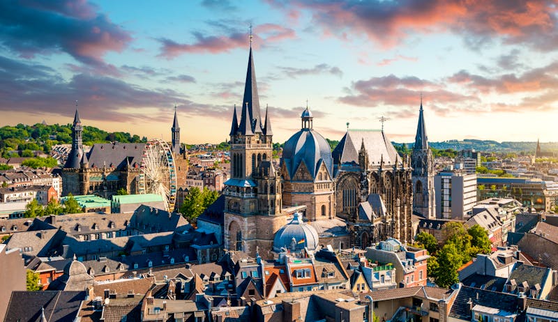 Aachen – Stadtpanorama - ©David J. Engel – StockAdobe