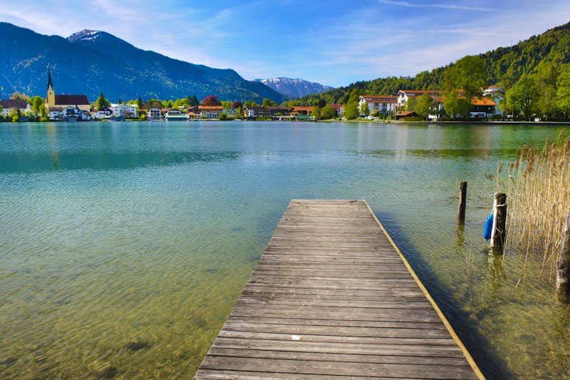 Tegernsee in Bayern mit Blick auf den Malerwinkl - ©Wolfgang Filser – AdobeStock