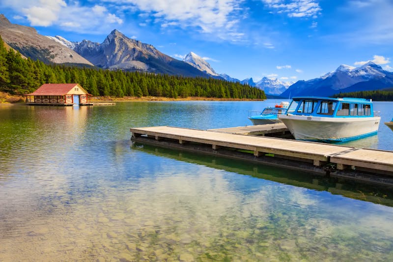 Maligne Lake im Jasper Nationalpark - ©alexen_zhukov@ukr.net - Adobe Stock