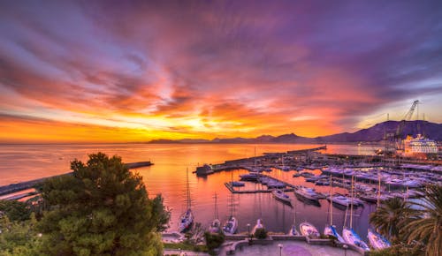 Hafen von Palermo bei Sonnenaufgang &ndash; &copy; © 2014 Bargoti Photography Ltd – AdobeStock