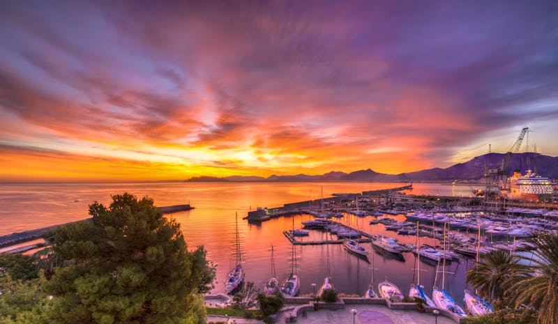 Hafen von Palermo bei Sonnenaufgang - ©© 2014 Bargoti Photography Ltd – AdobeStock