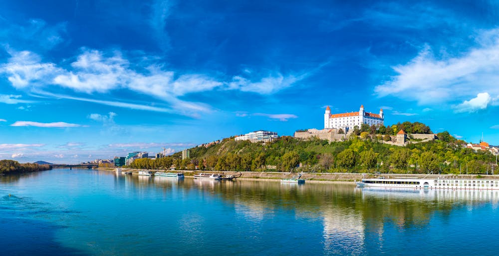 Bratislava - Slowakei &ndash; &copy; figurniysergey.com - Adobe Stock