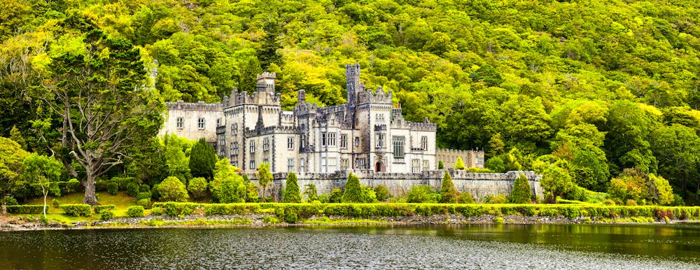 Abbey Kylemore &ndash; &copy; janmiko - Fotolia
