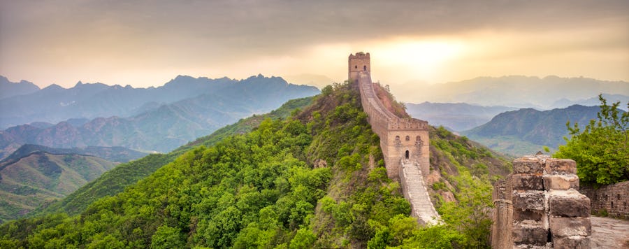 Chinesische Mauer_Morgenstimmung – © Jan Becke - AdobeStock