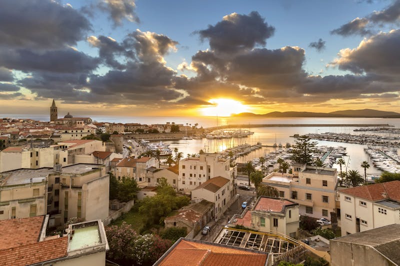 Alghero auf Sardinien - ©Jon Ingall 2015 - Adobe Stock