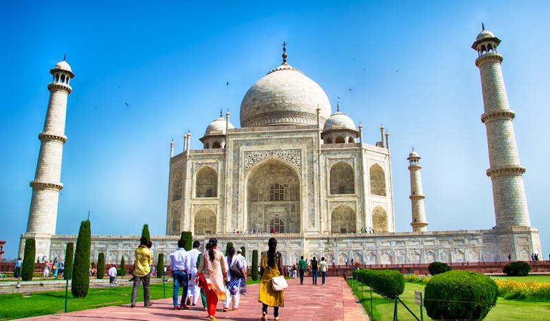 TajMahal_Agra_Besucher - ©goldencow_images - Fotolia