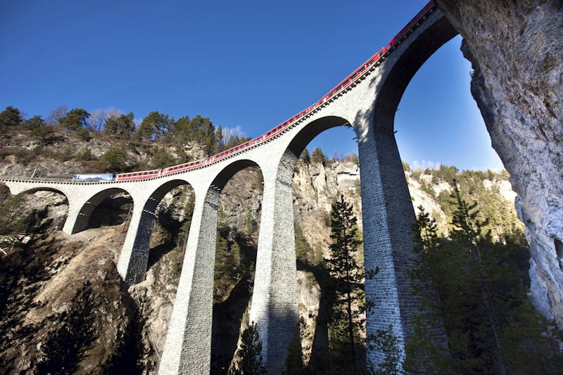 Glacier-Express_Landwasserviadukt - ©Andrea Badrutt, Rhaetische Bahn