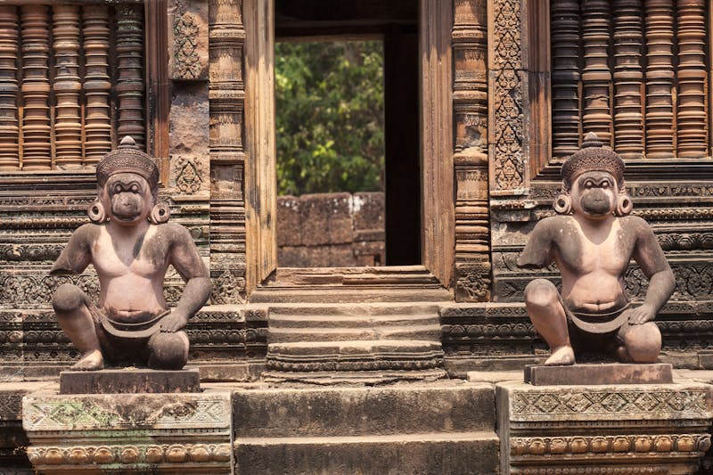 Affenskulpturen bei Banteay Srei - ©Stefano Buttafoco Arti Fotografiche