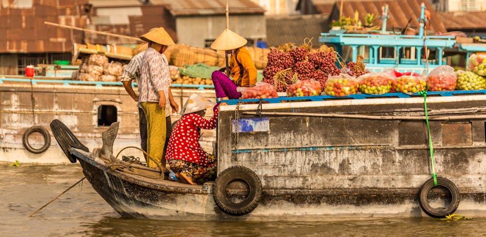 Schwimmender Markt im Mekong Delta &ndash; &copy; Simon Dannhauer - AdobeStock