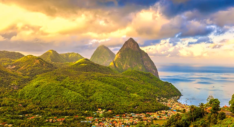 Karibik-Insel St. Lucia - ©drmgillan - Adobe Stock