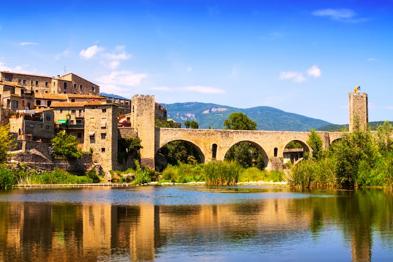 Brücke in Besalu - Spanien - ©Iakov Filimonov - Adobe Stock