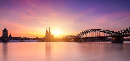 Köln Skyline bei Sonnenuntergang &ndash; &copy; Rafael Classen - https://rcphotostock.com -  rcphotostock (11918)