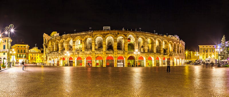Verona – Arena bei Nacht - ©Sergii Figurnyi – AdobeStock