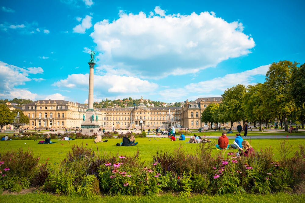 Schlosspark in Stuttgart &ndash; &copy; ilolab - Fotolia