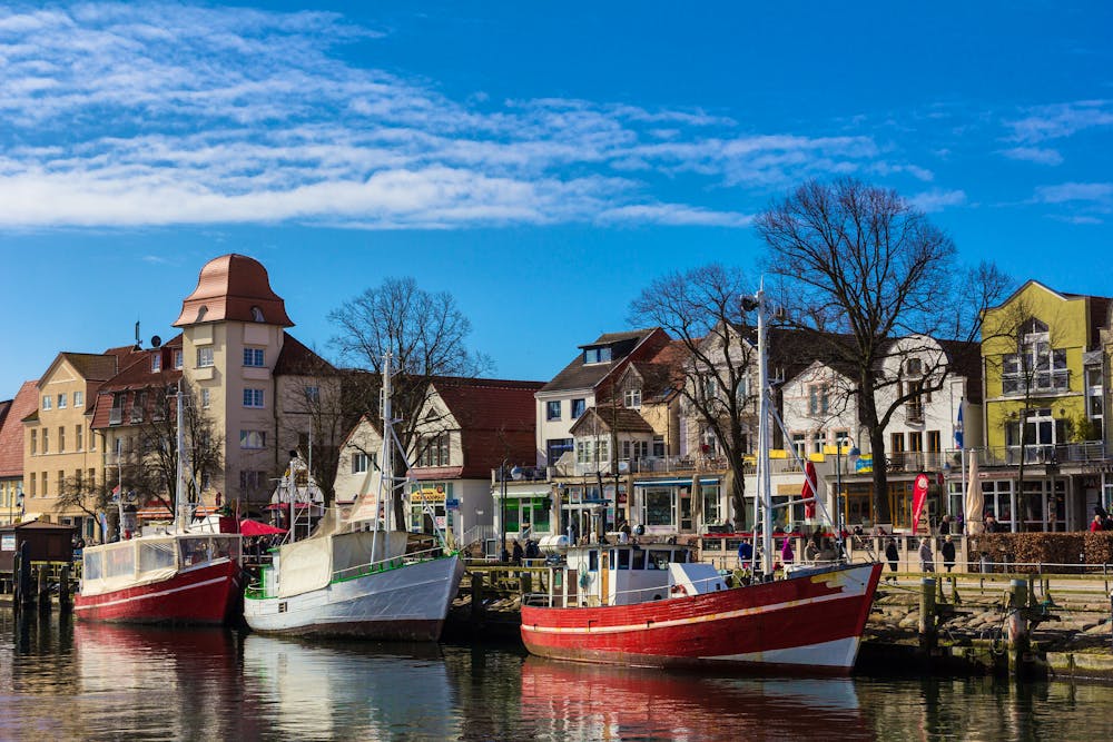 Warnemünde &ndash; &copy; AnnetteJ - Adobe Stock