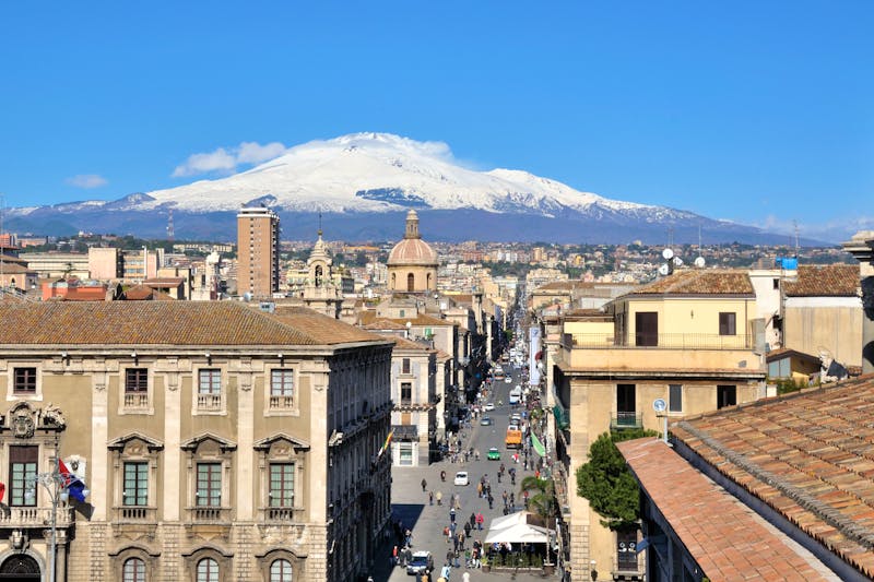 Sizilien – Catania Vedute mit Ätna im Hintergrund - ©gaemau - Fotolia