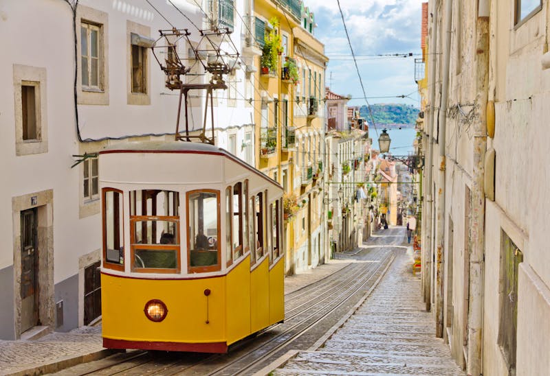 Straßenbahn in Lissabon - ©mlehmann78 - Fotolia