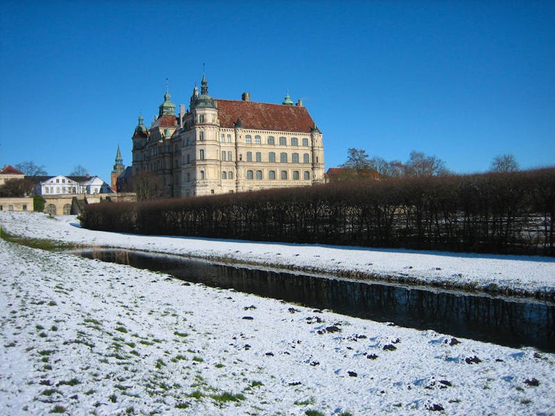Hotel am Schlosspark Guestrow – Schlossansicht im Winter - ©NHB Betriebsgesellschaft mbH