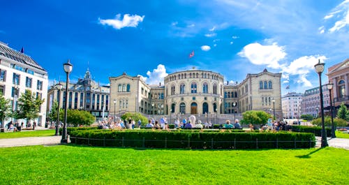 Parlamentsgebäude in Oslo &ndash; &copy; nanisimova - Fotolia