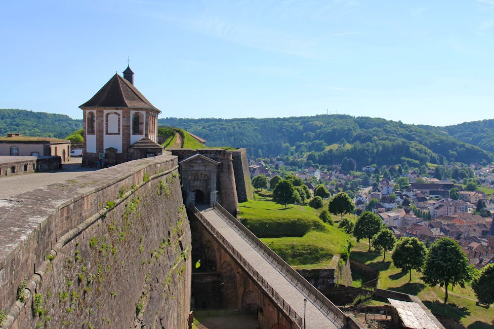 Lothringen – Panorama mit der Zitadelle von Bitsch &ndash; &copy; Moebs Stphane - Fotolia