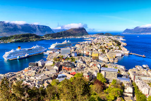 Blick auf Alesund - Norwegen &ndash; &copy; Randy Raszler - Adobe Stock