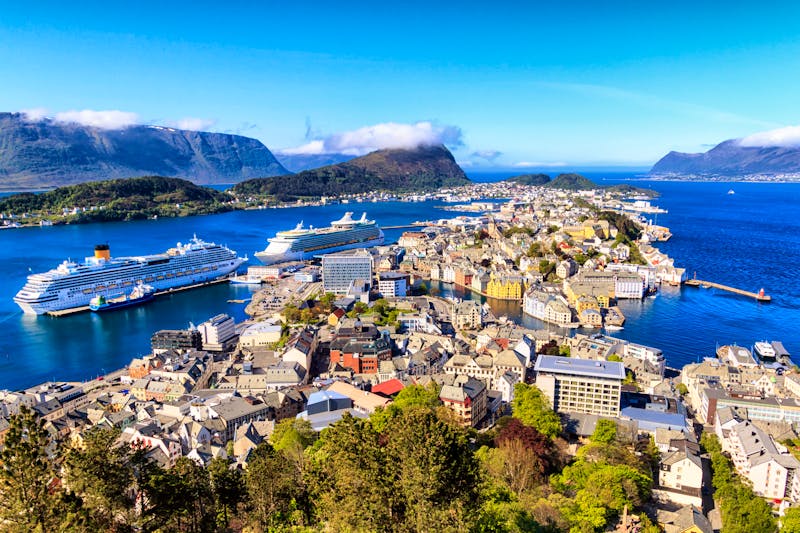 Blick auf Alesund - Norwegen - ©Randy Raszler - Adobe Stock