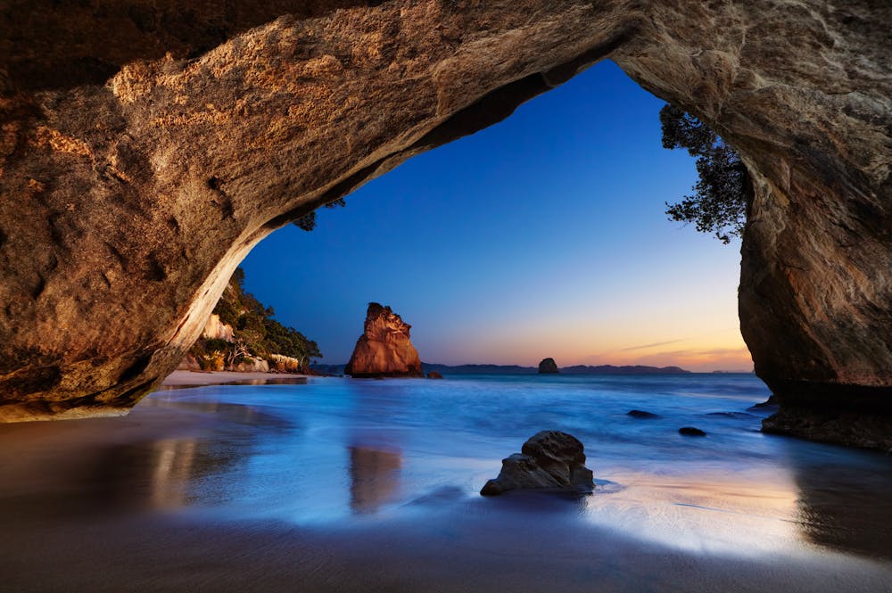 Coromandel-Halbinsel_Cathedral-Cove_abends &ndash; &copy; Dmitry Pichugin - Fotolia