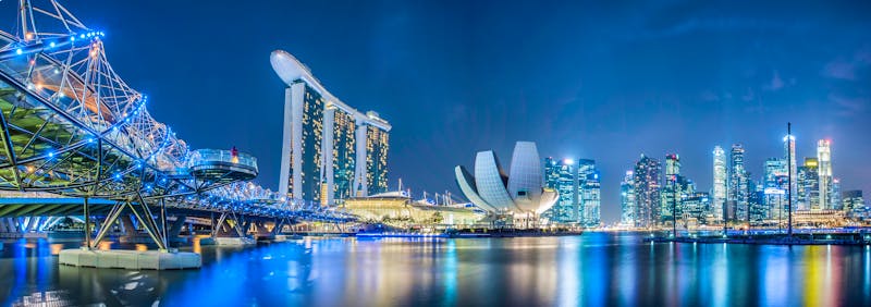 Singapur_Skyline_Marina-Bucht_Nacht_beleuchtet - ©wootthisak - Fotolia