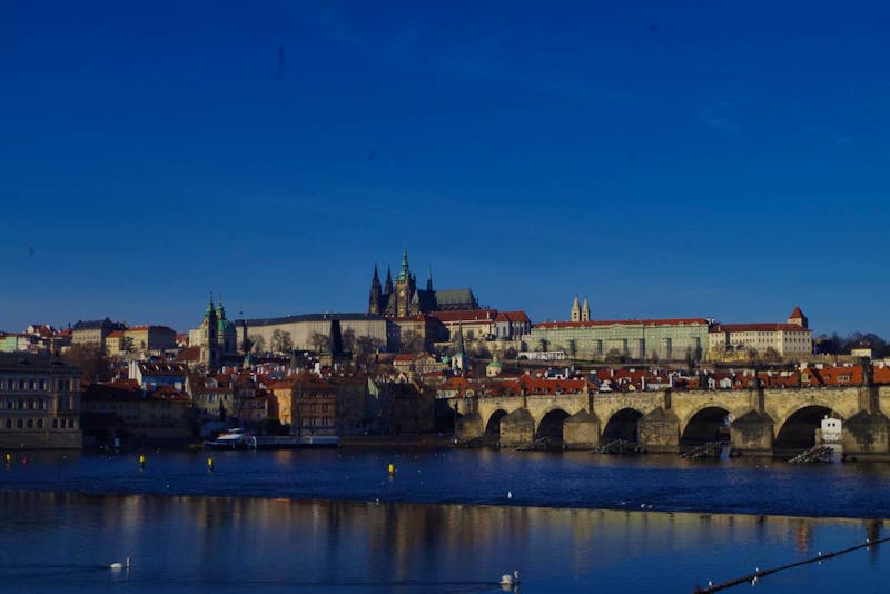 Blick über die Moldau hinauf zur Prager Burg - ©Paul Meyer-Clasen