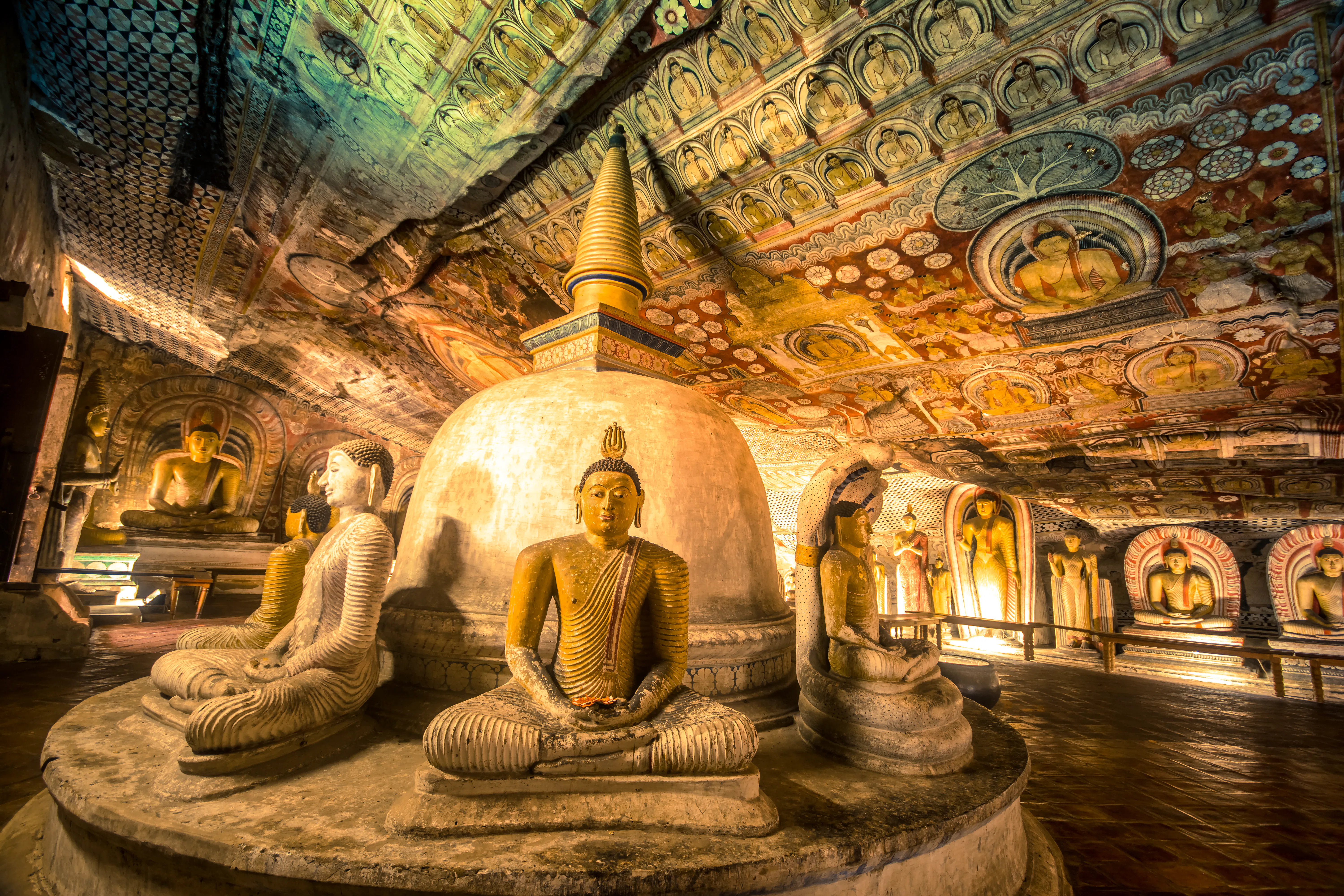 Felsenhöhlen-Tempelanlage in Dambulla &ndash; &copy; eranda - AdobeStock