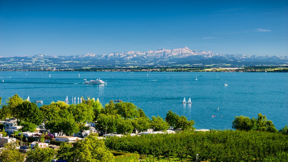 Bodensee mit dem Säntis im Hintergrund &ndash; &copy; Manuel Schönfeld - AdobeStock