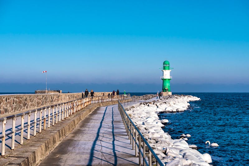 Ostsee-Mole in Warnemünde - ©RicoK - Adobe Stock