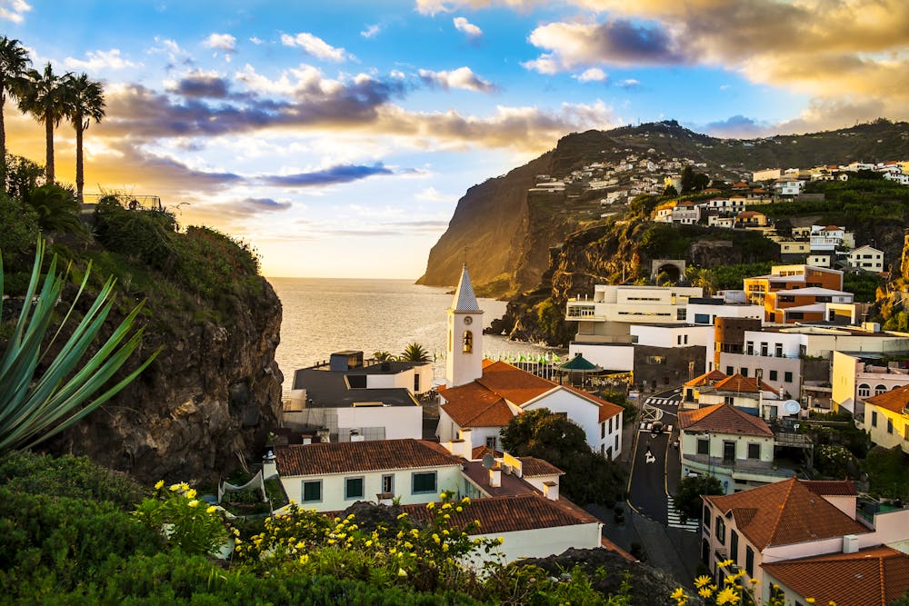 Camara de Lobos - Madeira &ndash; &copy; Alex Yeung - Adobe Stock