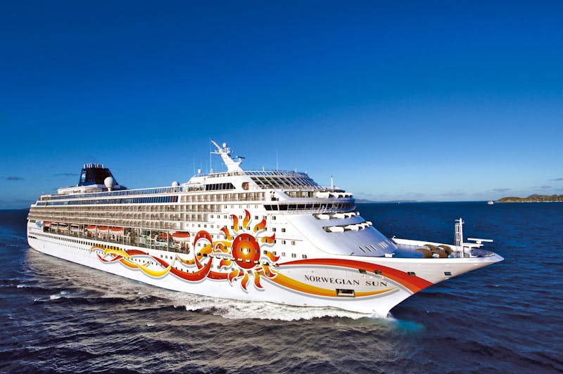 Norwegian Sun - ©Michel Verdure