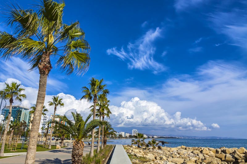 Strandpromenade in Limassol - ©katatonia - Adobe Stock