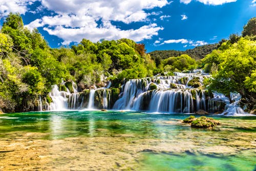 Wasserfall im Krka Nationalpark &ndash; &copy; zm_photo - AdobeStock