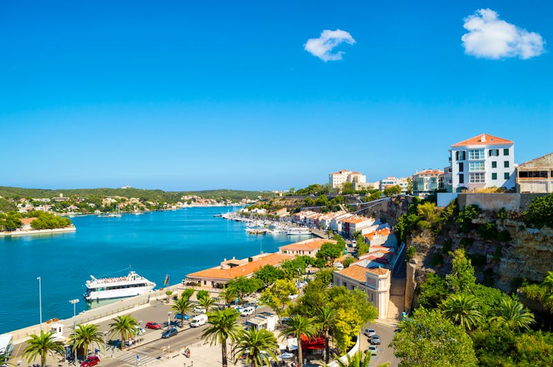 Hafen in Mahon - ©jon_chica - Adobe Stock