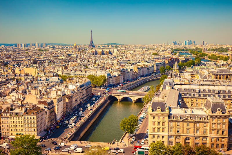 Paris – Dächer, Seine und Eiffelturm - ©Sergey Borisov – AdobeStock