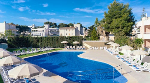 Pool – © http://www.thbhotels.com/de/hotel-maria-isabel-playa-palma/