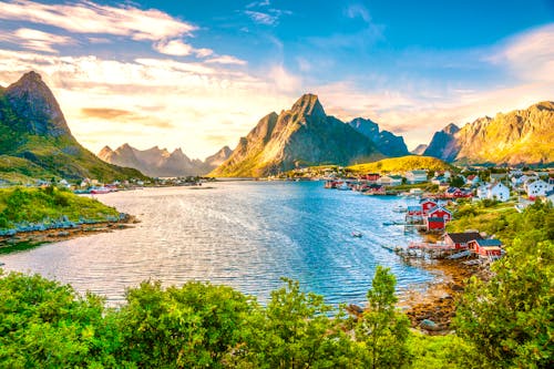 Lofoten &ndash; &copy; pure-life-pictures - AdobeStock